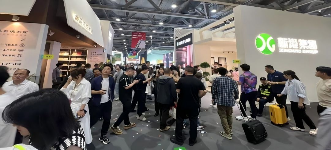 燃爆全場(chǎng)！新港閃耀廣州定制家居展，上演“炸場(chǎng)級(jí)”美學(xué)盛宴